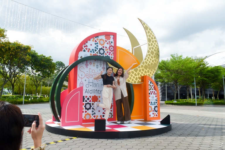 CELEBRATE HARI RAYA WITH LOVED ONES AT SINGAPORE SPORTS HUB